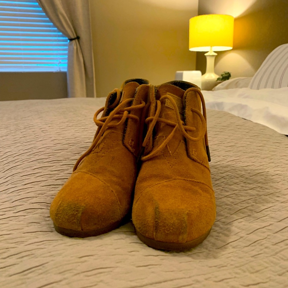 TOMS Suede Brown Wedge